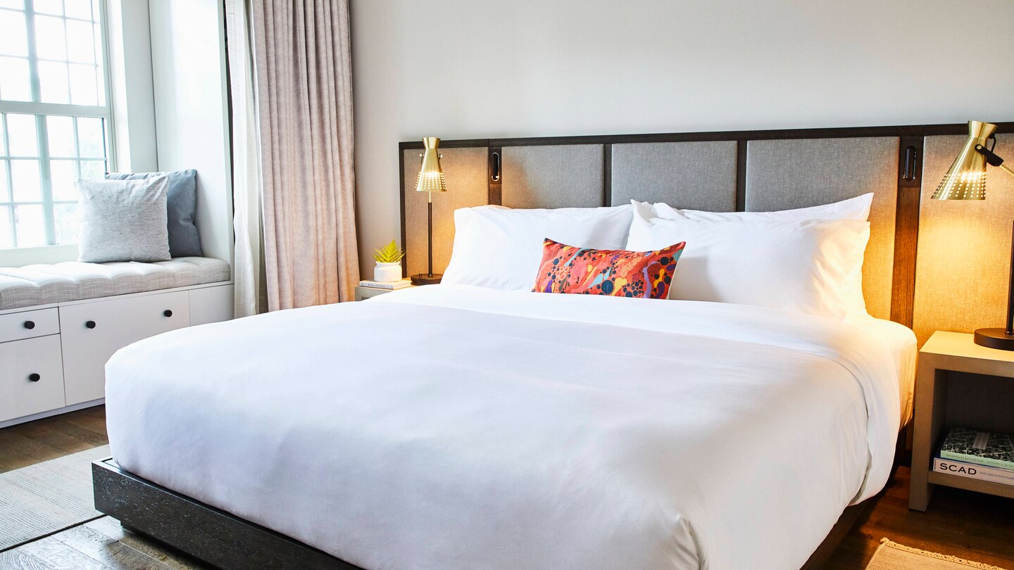 savtx-guest-room-9060-hor-wide.jpg