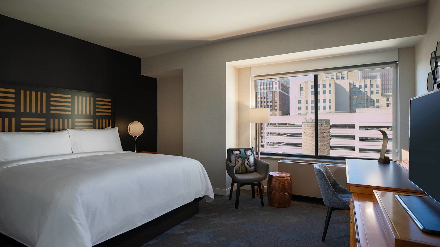 dsmbr-guestroom-7007-hor-wide.jpg