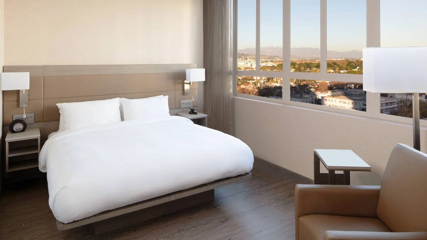 laxab-guestroom-5926-hor-wide.jpg
