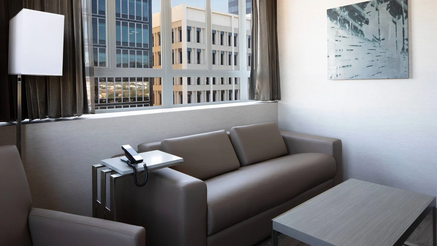 laxab-onebedroom-suite-6727-hor-wide.jpg