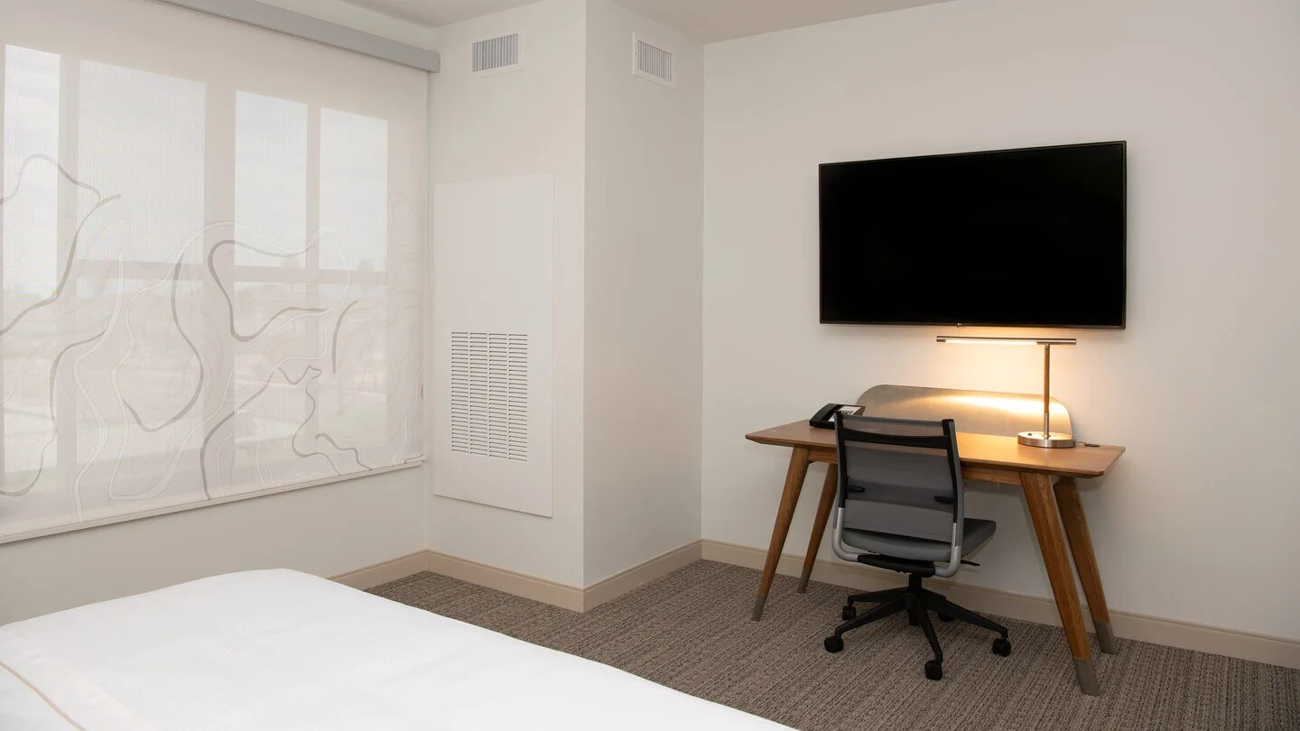 phxes-king-guestroom-3569-hor-wide.jpg