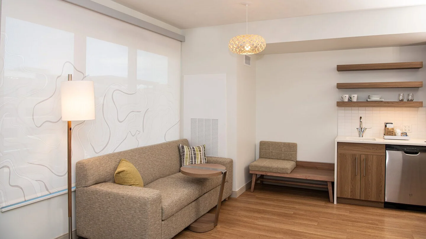 phxes-king-studio-suite-3538-hor-wide.jpg