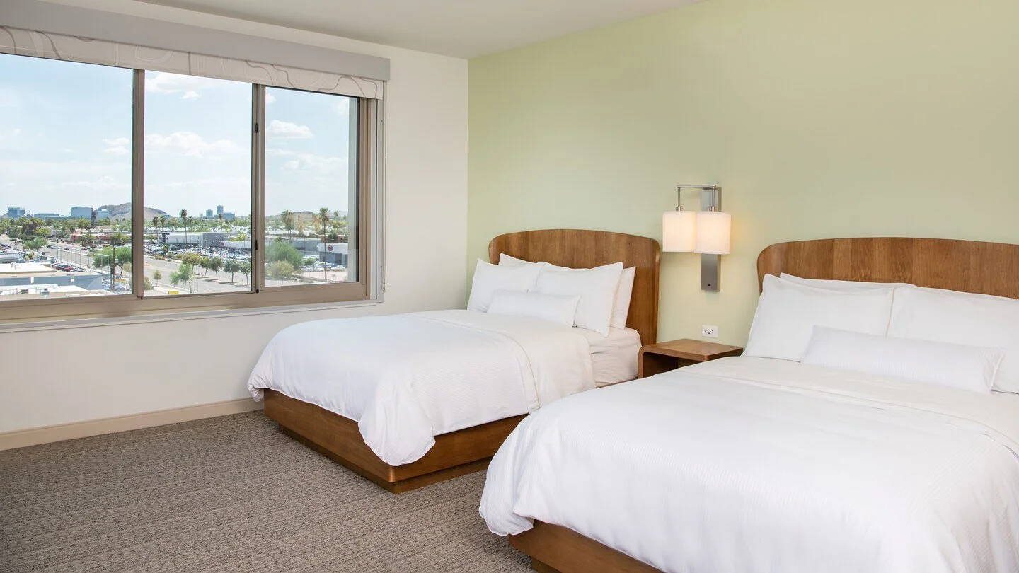phxes-queen-guestroom-3572-hor-wide.jpg