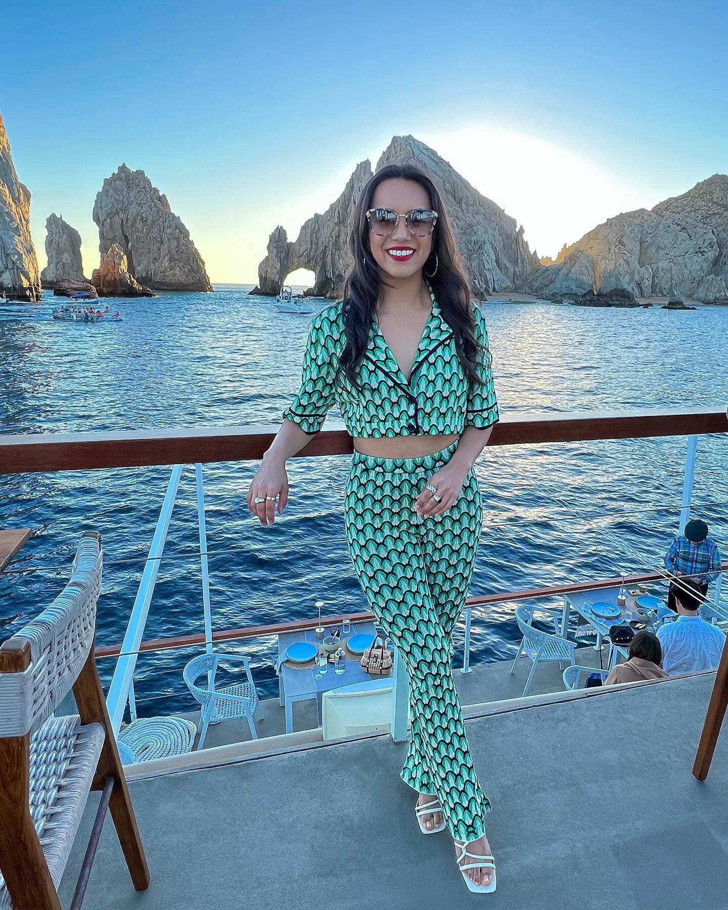 Los Cabos photo dump 🌊🏝️🐟🐚☀️🏊🏽&zwj;♀️
1. Best dining experience at @animalonbythesea 
2. Mexican cuisine by @javierplascencia 
3. Dreamy sunset
4. Caviar for dinner
5. Sailing moment
6. Palmilla beach
7. Yatch selfie with my dad
8. El arco
&bul