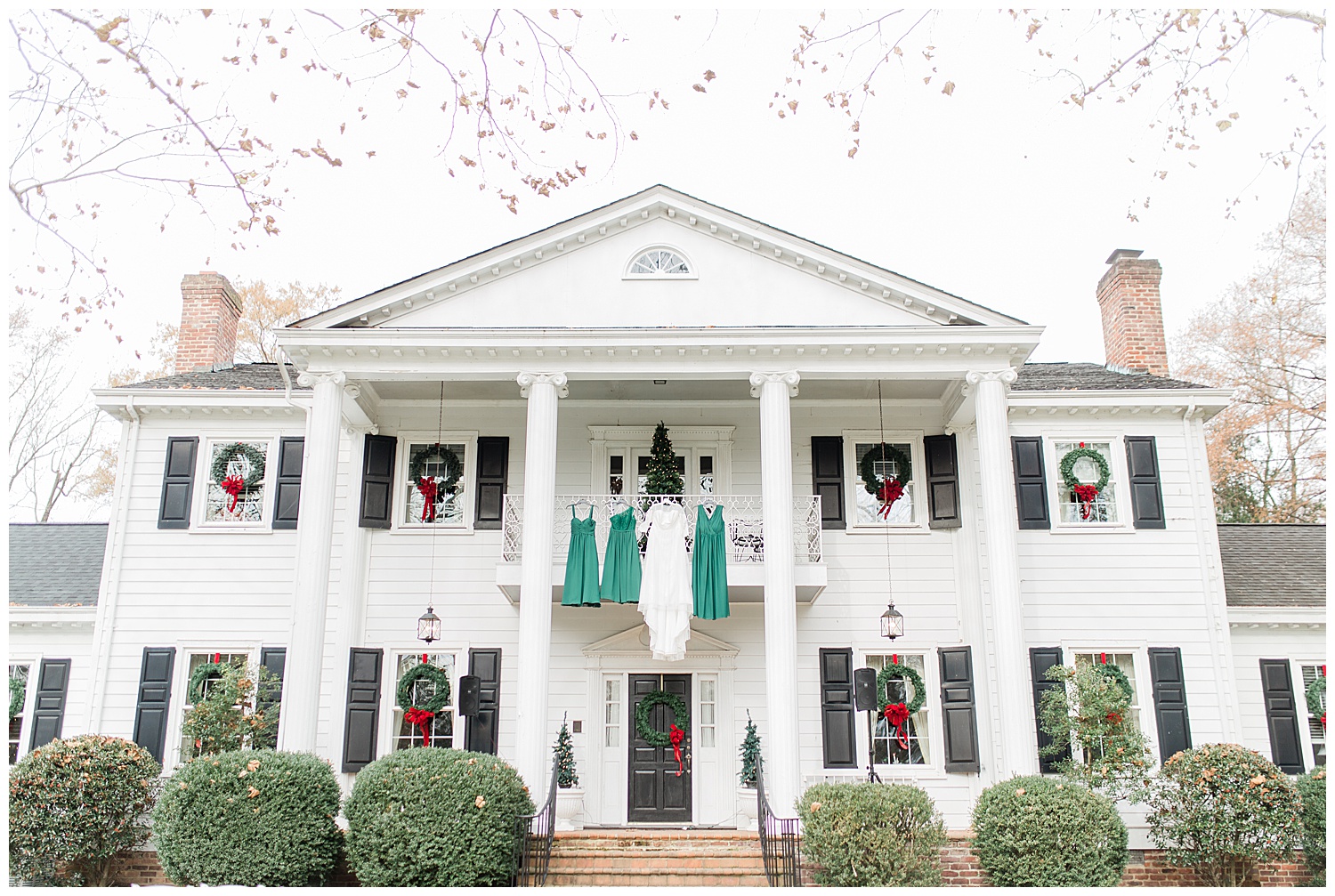 Virginia Cliffe Inn Wedding at Christmastime - Virginia Wedding Photographer