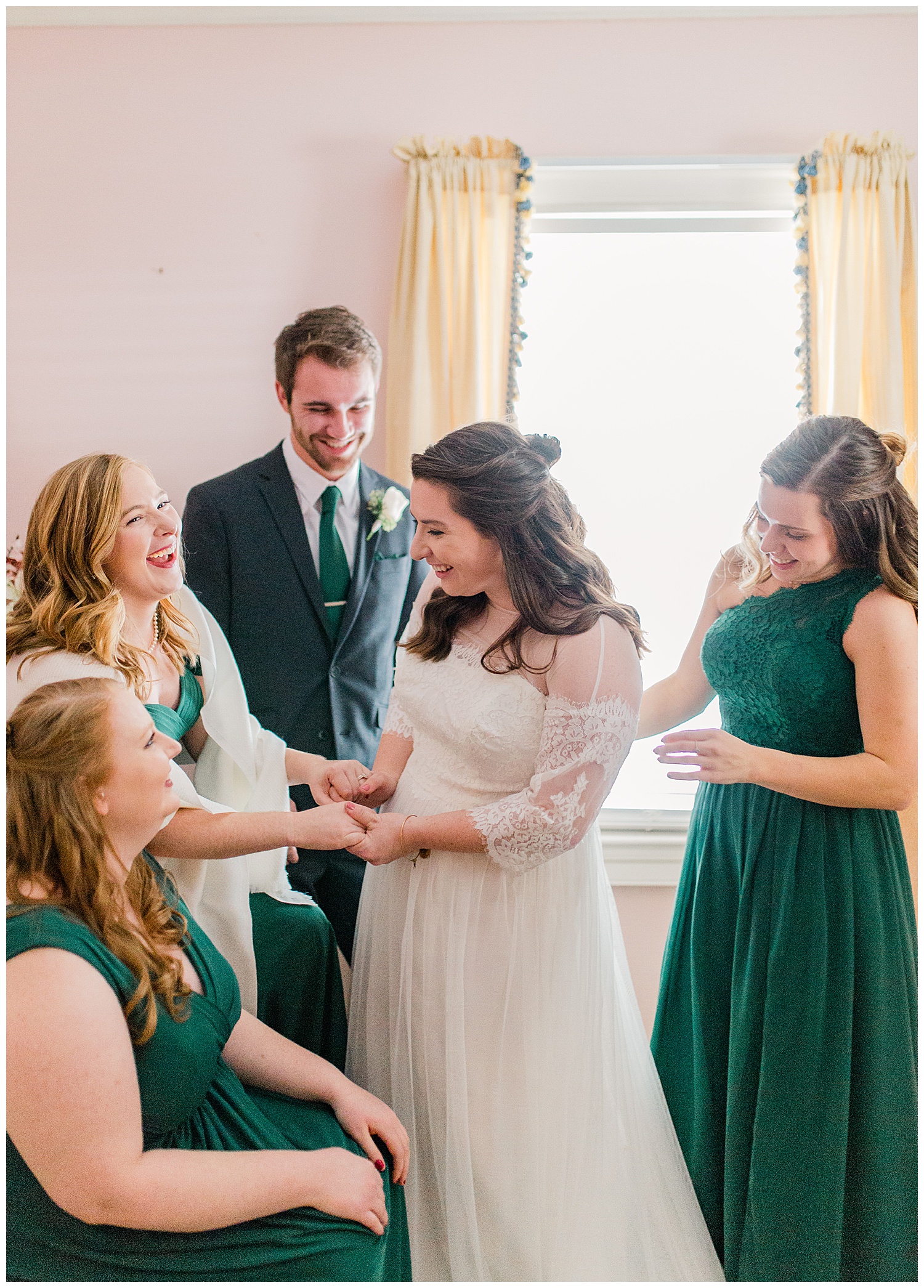 Virginia Cliffe Inn Wedding at Christmastime - Virginia Wedding Photographer