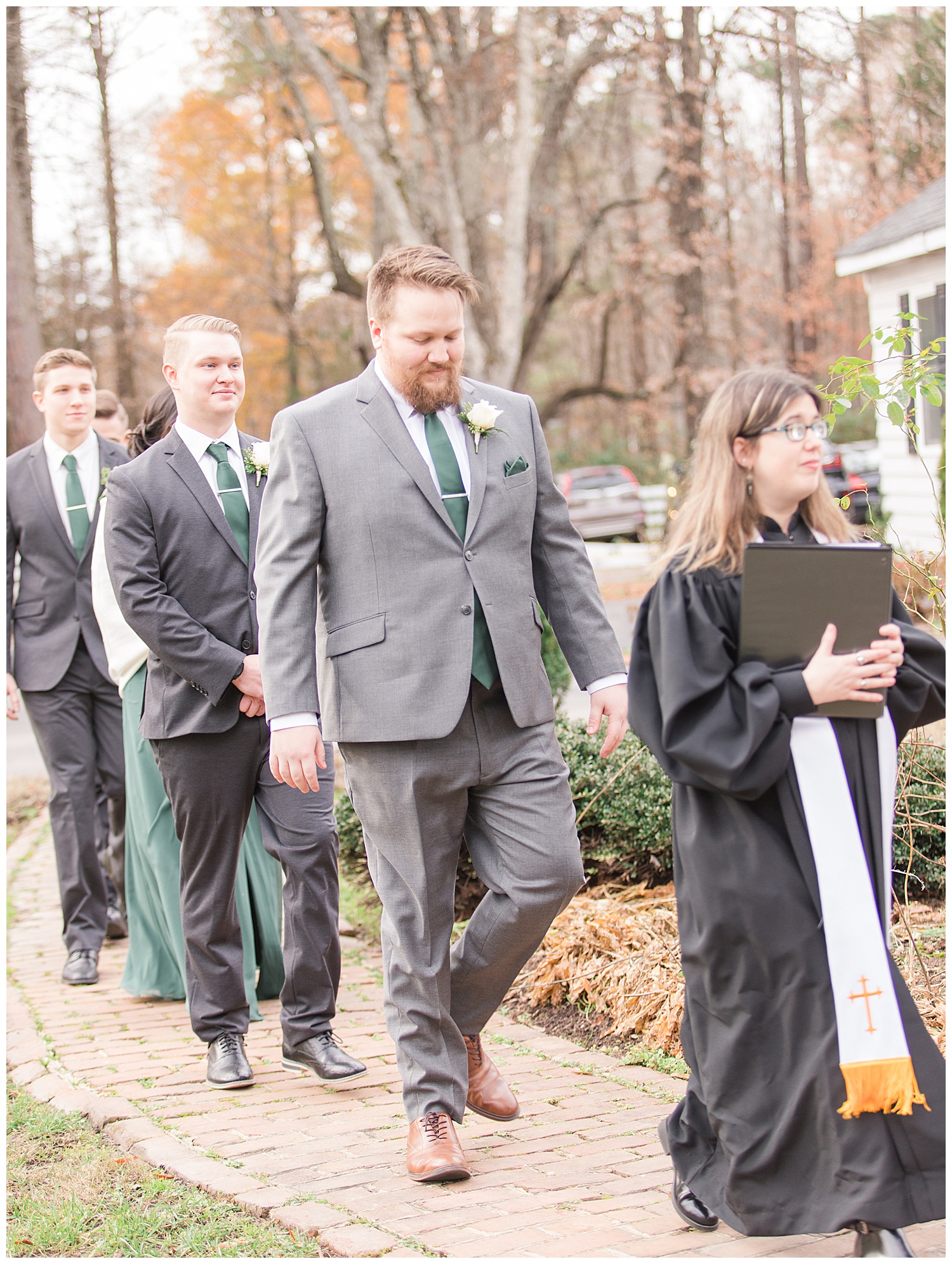 Virginia Cliffe Inn Wedding at Christmastime - Virginia Wedding Photographer