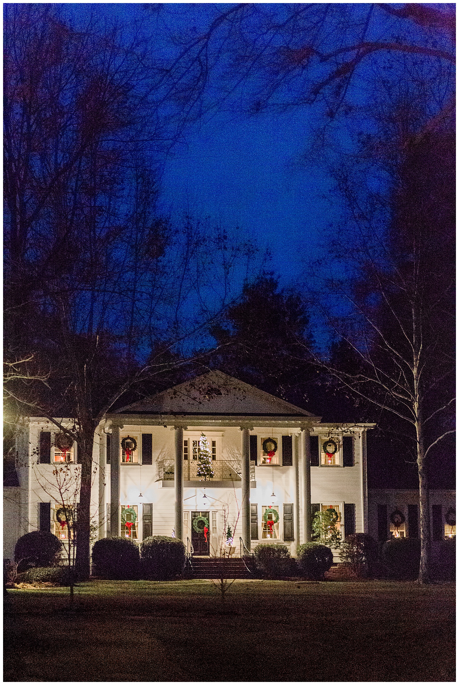 Virginia Cliffe Inn at Night - Virginia Wedding Photographer