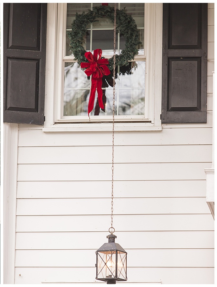 Virginia Cliffe Inn Wedding at Christmastime - Virginia Wedding Photographer