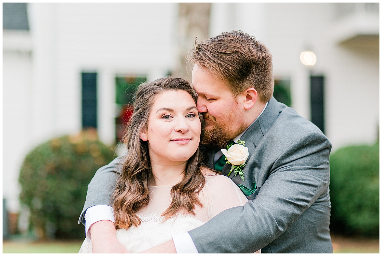 Virginia Cliffe Inn Wedding at Christmastime - Virginia Wedding Photographer