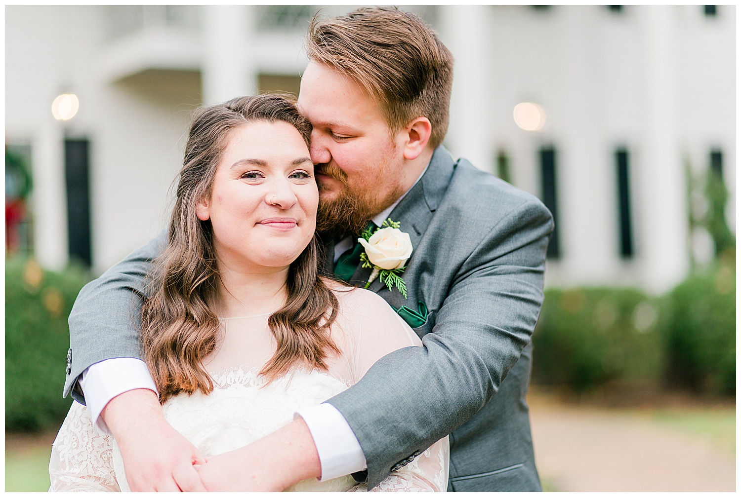 Virginia Cliffe Inn Wedding at Christmastime - Virginia Wedding Photographer