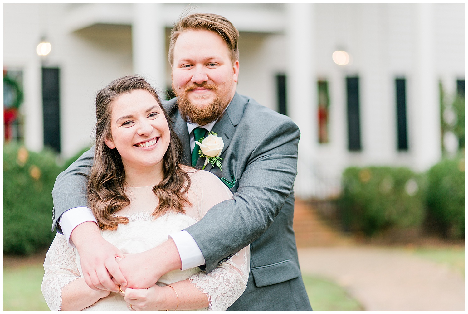 Virginia Cliffe Inn Wedding at Christmastime - Virginia Wedding Photographer