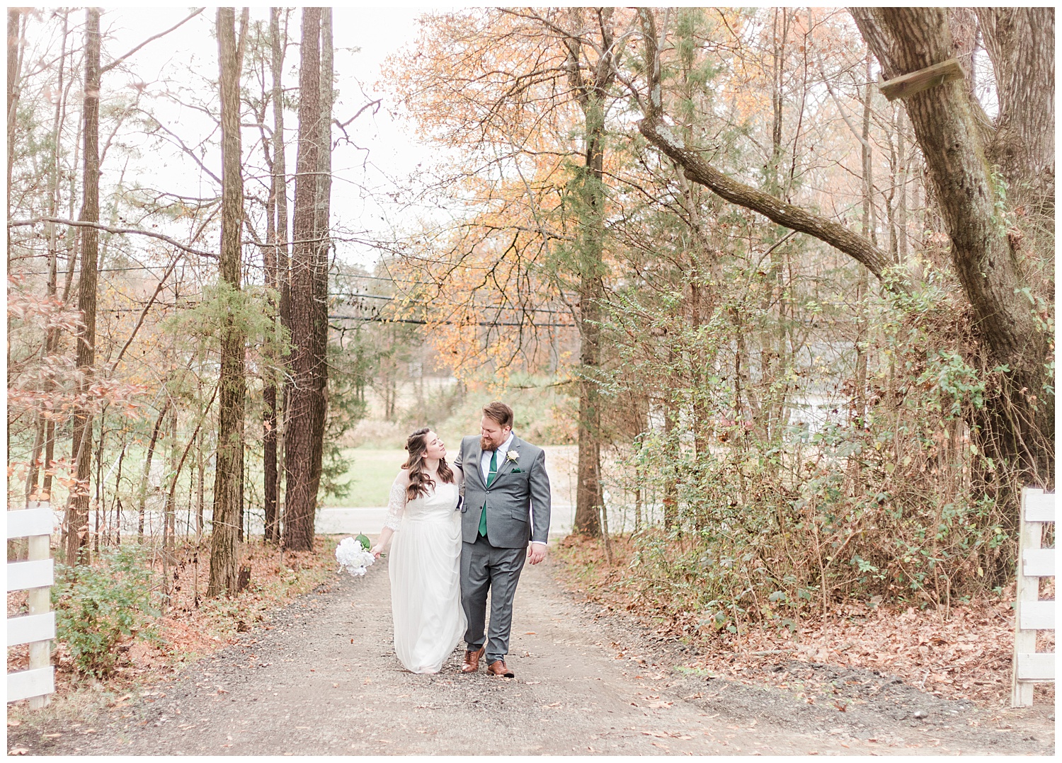 Virginia Cliffe Inn Wedding at Christmastime - Virginia Wedding Photographer