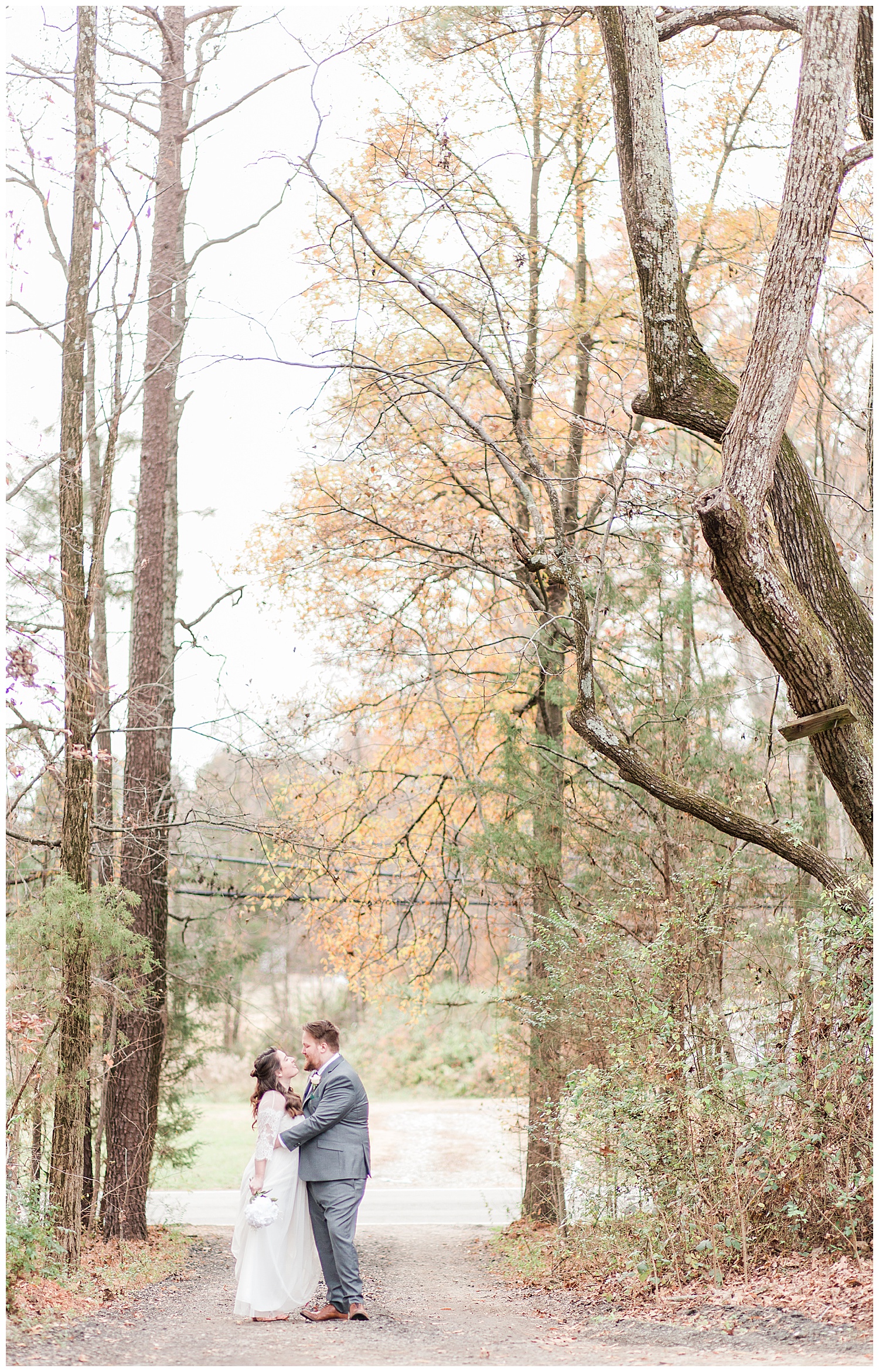 Virginia Cliffe Inn Wedding at Christmastime - Virginia Wedding Photographer