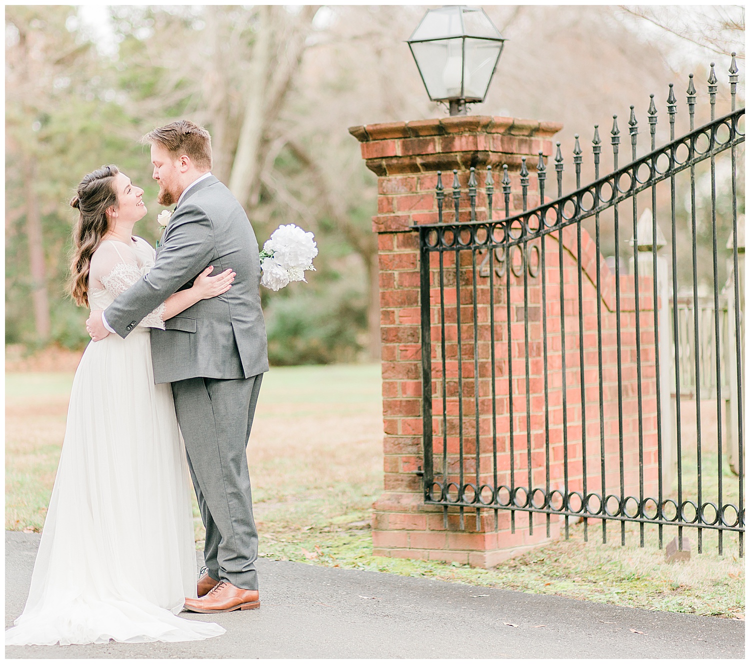 Virginia Cliffe Inn Wedding at Christmastime - Virginia Wedding Photographer