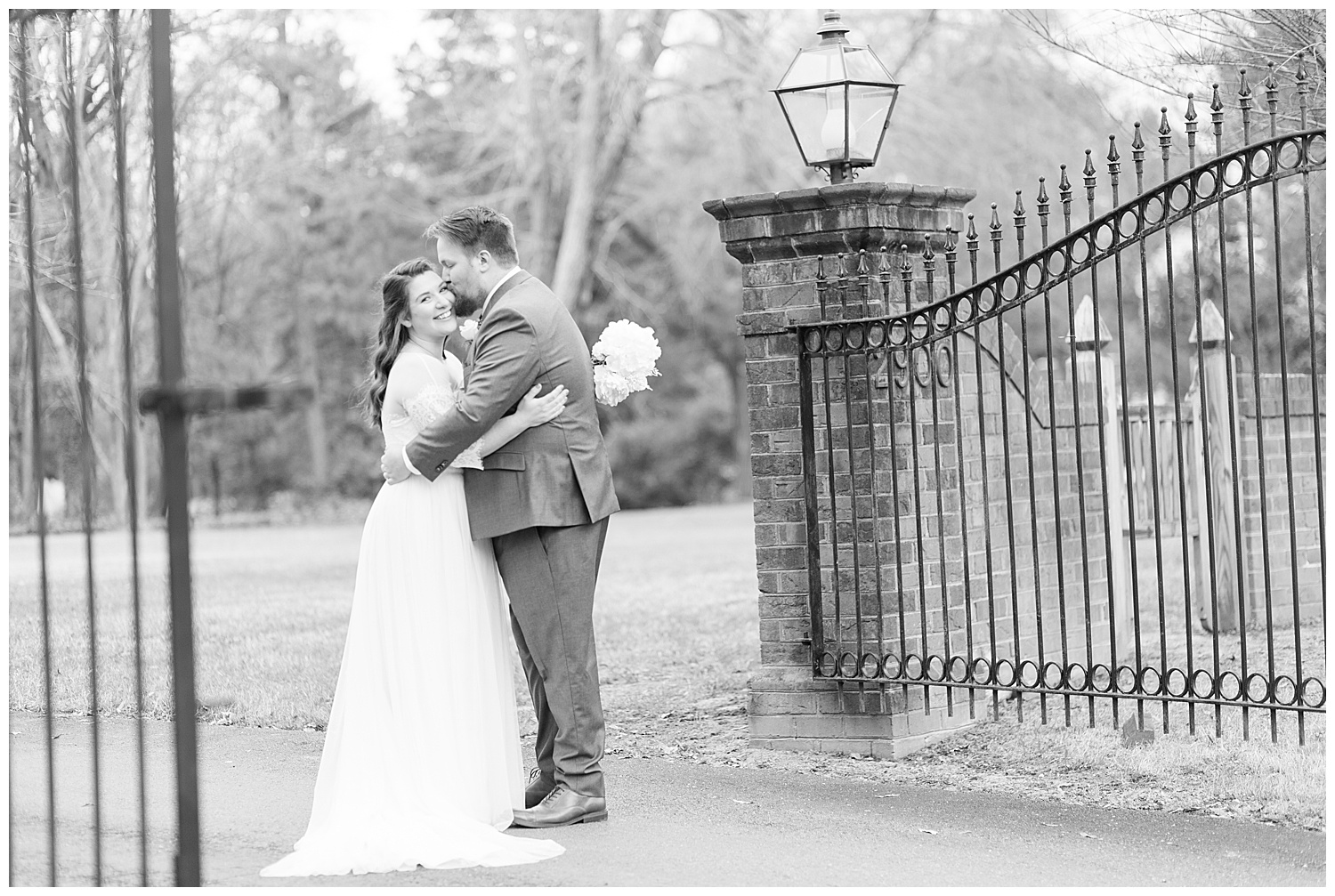 Virginia Cliffe Inn Wedding at Christmastime - Virginia Wedding Photographer