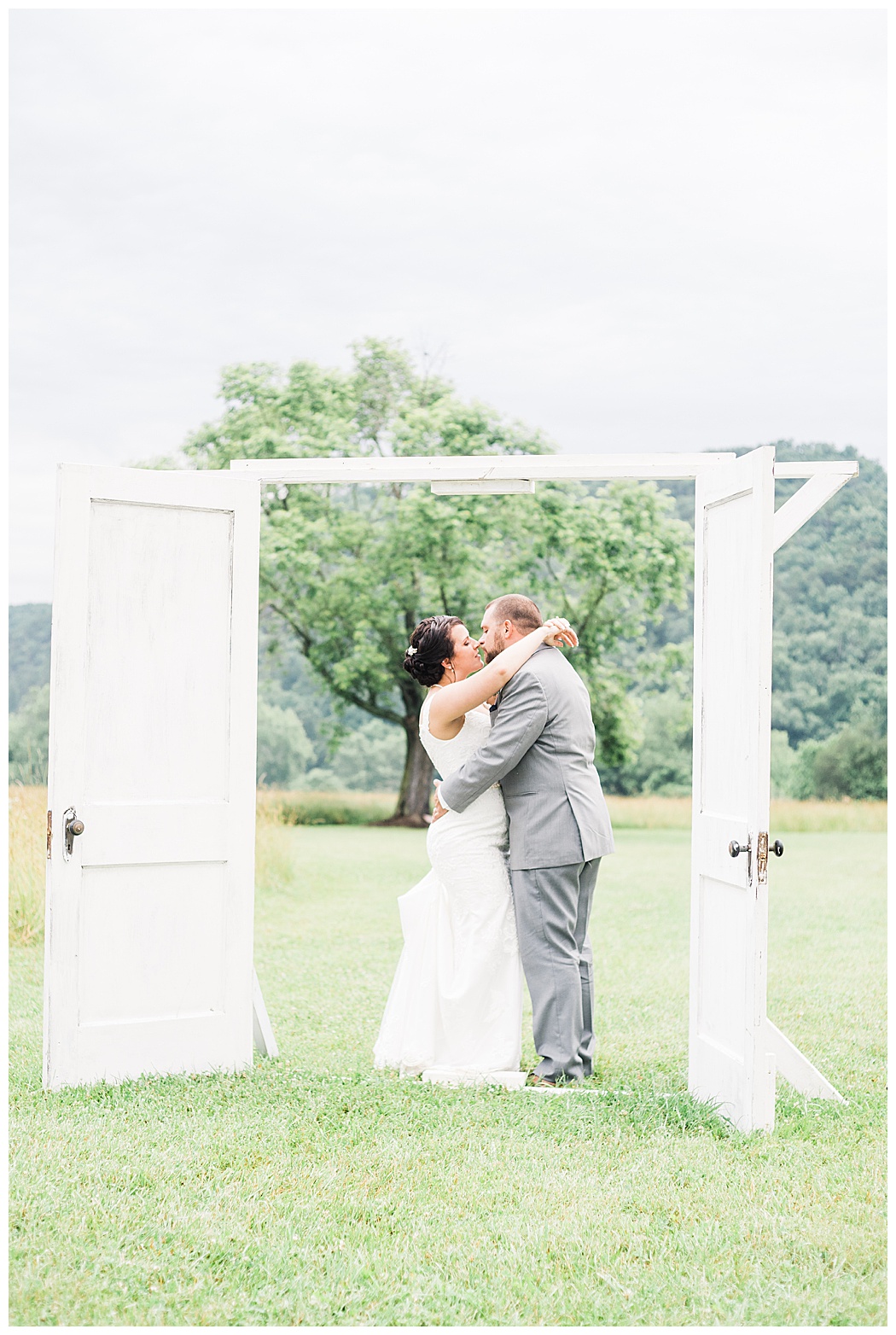 River Uplands Farm Wedding | Virginia Wedding Photographers 