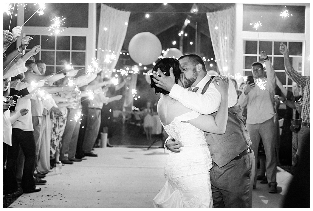 River Uplands Farm Wedding | Virginia Wedding Photographers