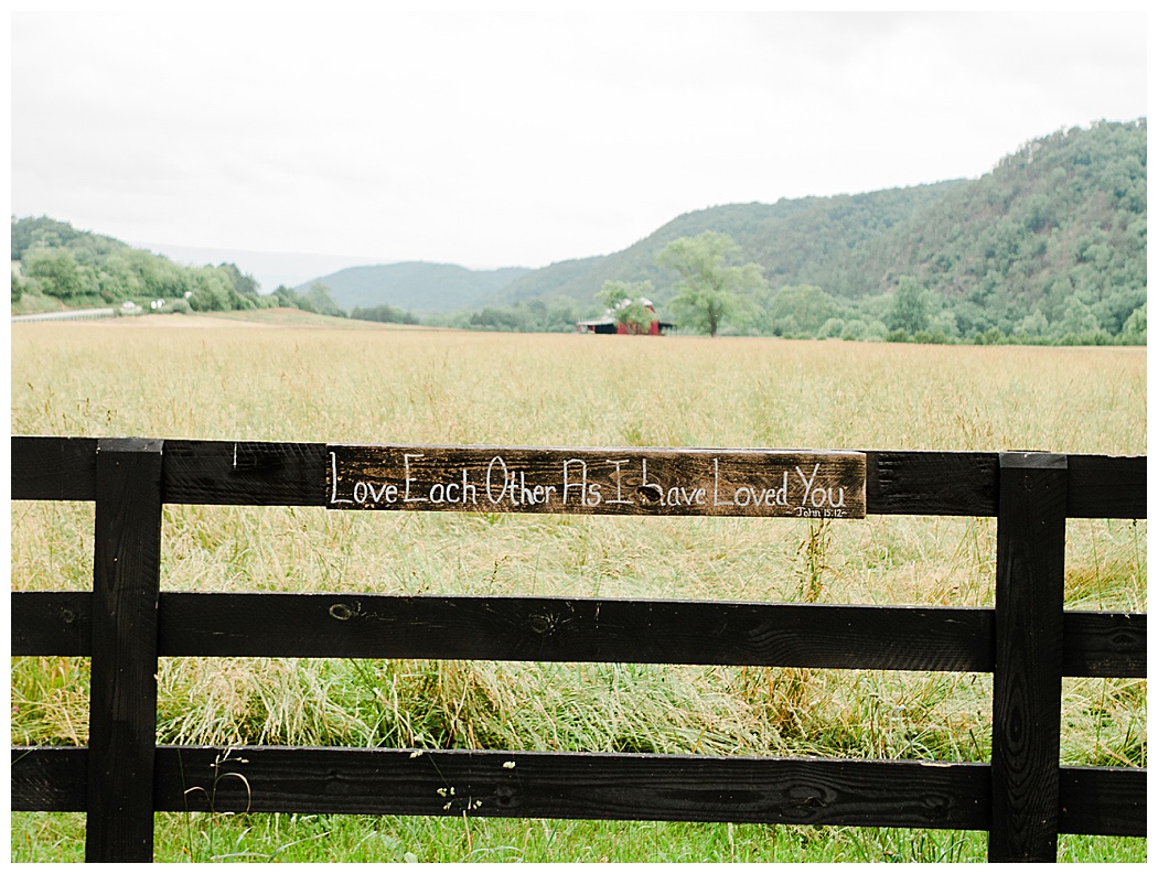 River-Uplands-Farm-Wedding-Photographer_0219.jpg