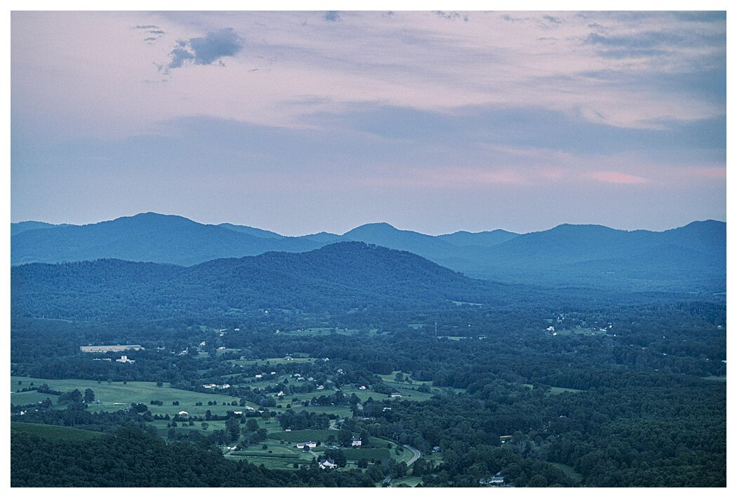 Blue-Ridge-Mountain-Engagement-photographer_0549.jpg