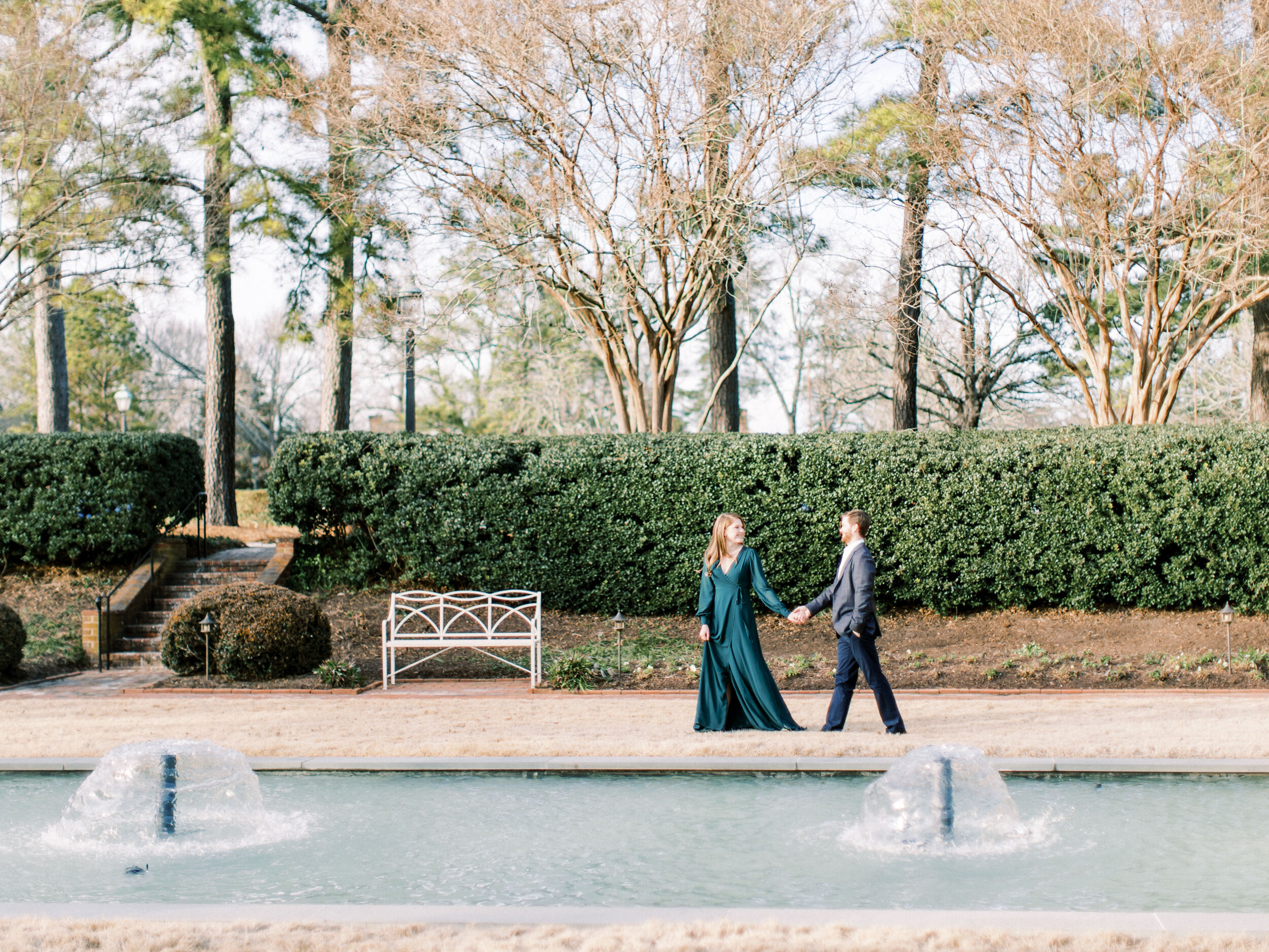 Williamsburg Wedding Photographer | Williamsburg Inn engagement photos