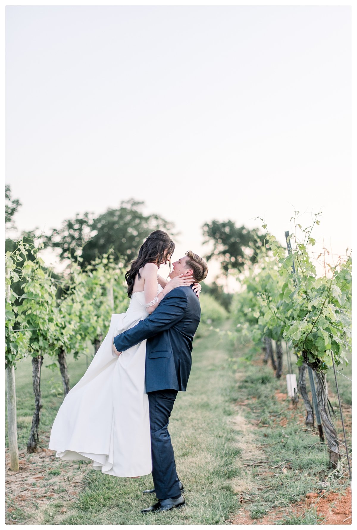 Charlottesville-Wedding-Photographers-Keswick-Vineyards-0032.jpg