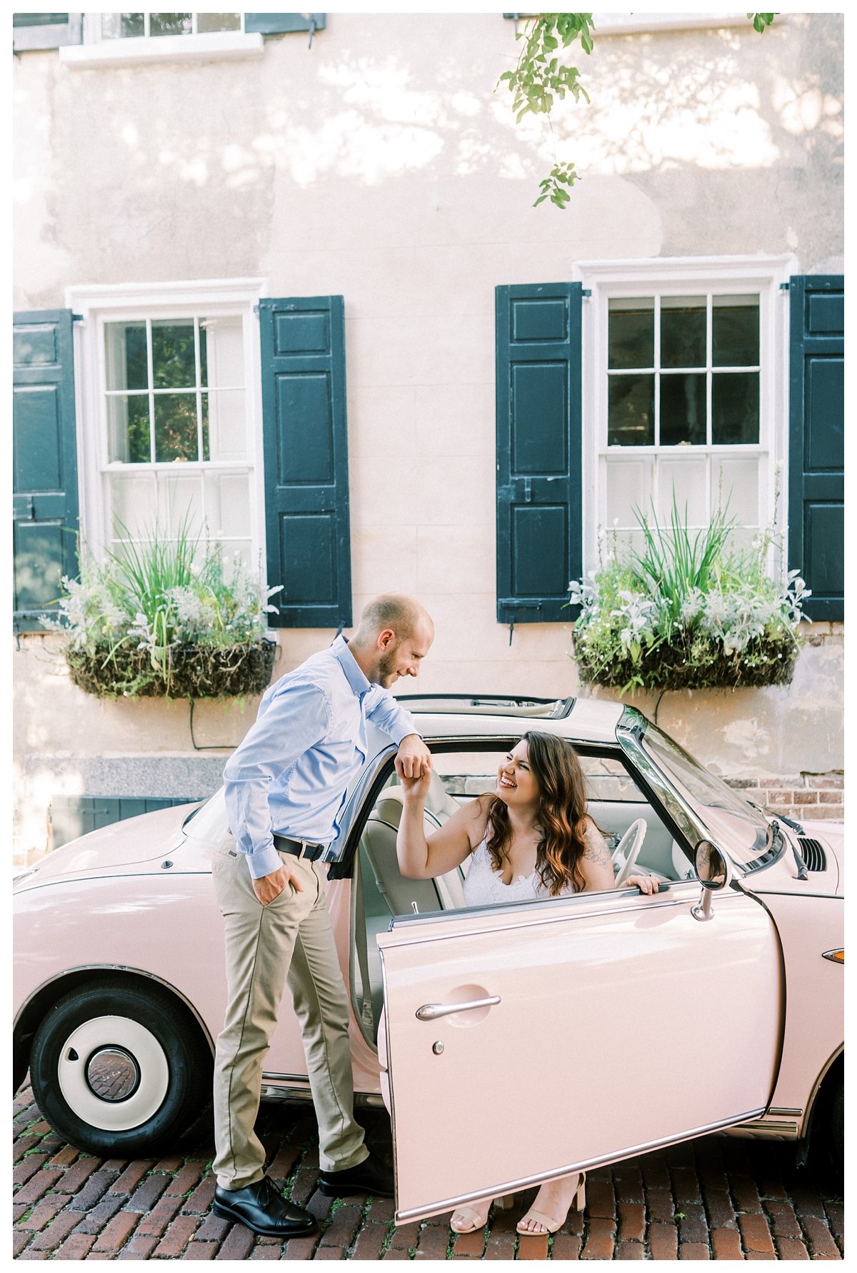 pink-car-charleston-engagement-photos-0007.jpg