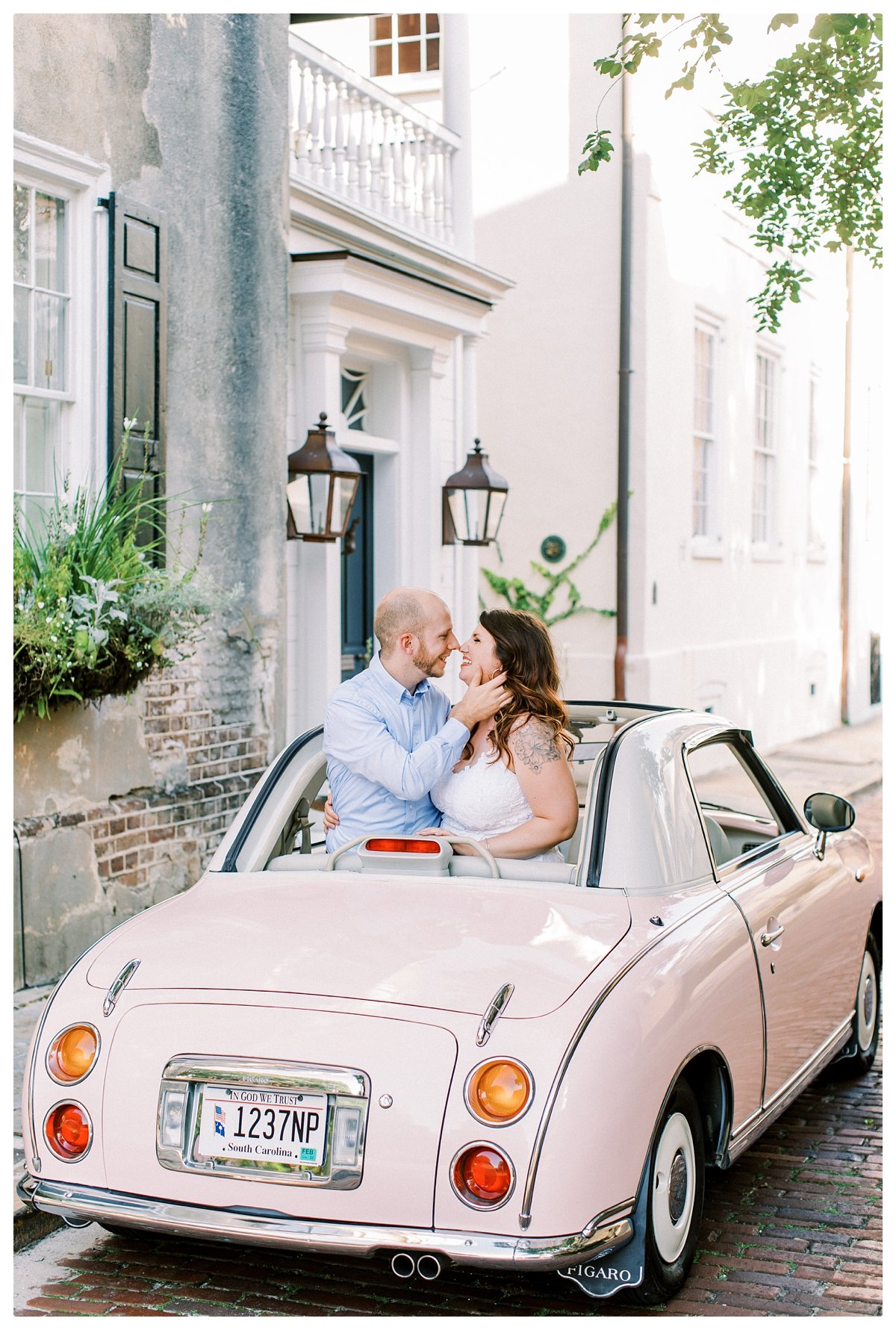 pink-car-charleston-engagement-photos-0009.jpg