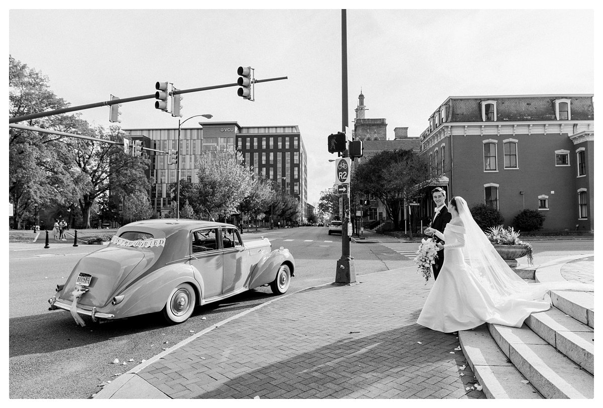 DC-wedding-photographers-Bentley-antique-car-0025.jpg