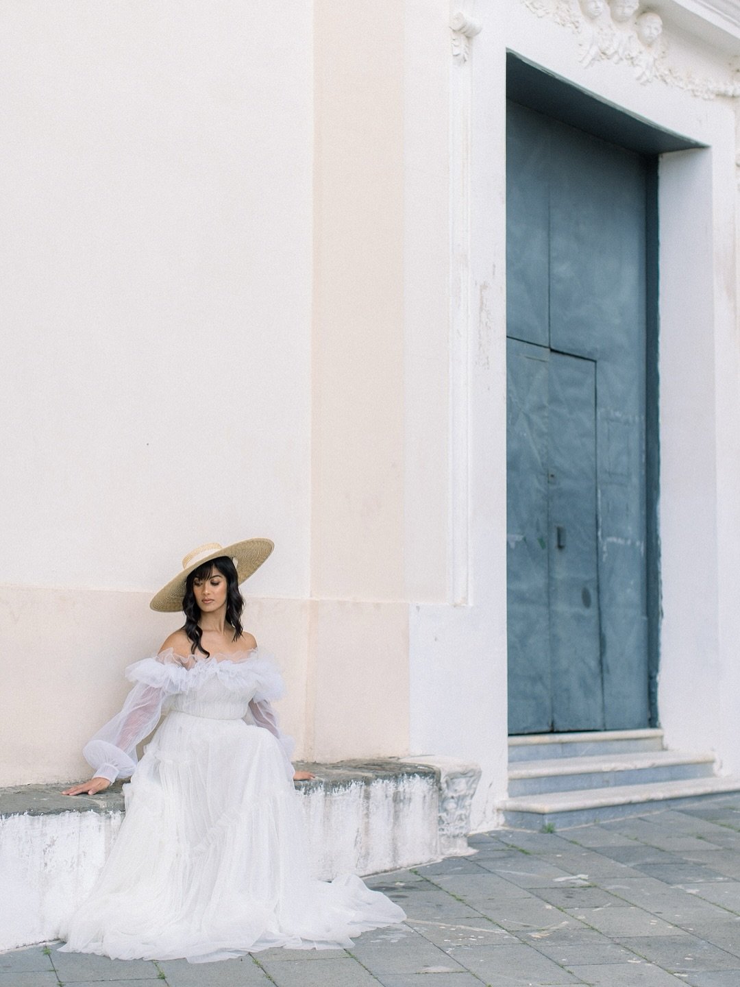 It&rsquo;s the first day of summer, although some of my couples who&rsquo;ve had toasty spring weddings may agree that it&rsquo;s FELT like summer for a while now.😅
⠀⠀⠀⠀⠀⠀⠀⠀⠀
For me, summer conjures memories of  vacation, travel, food, family, baseb