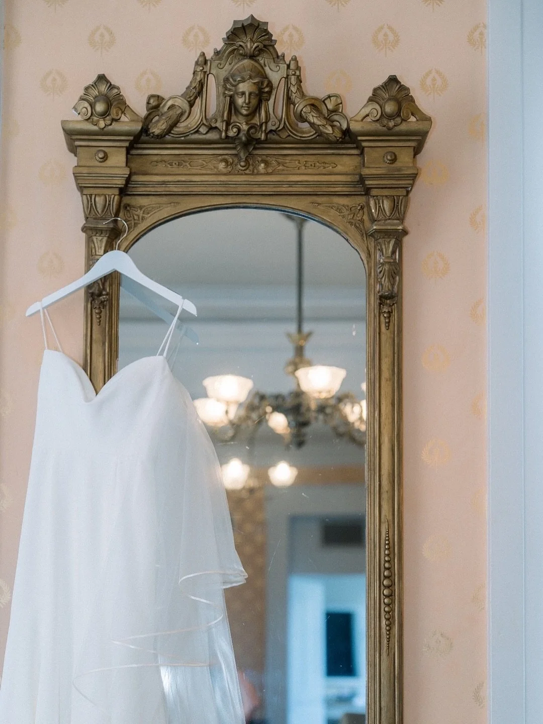 One of the best bits of advice I could give about planning your wedding is to make sure you&rsquo;re incorporating elements that are special to  you, and not chasing trends or copying somebody else&rsquo;s Pinterest board.
⠀⠀⠀⠀⠀⠀⠀⠀⠀
Check out the swe