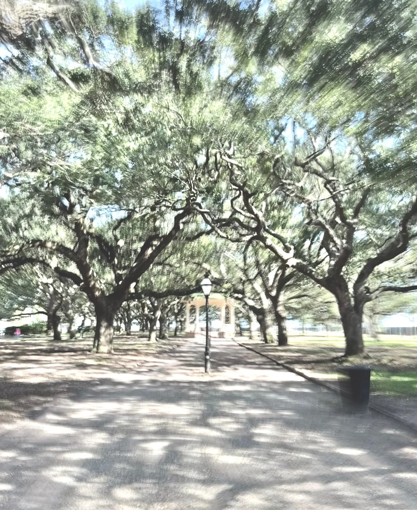 Hey there! For those of you who are new here, I&rsquo;m Stacie. I&rsquo;m a Richmond, VA based wedding photographer shooting weddings in Virginia, DC, Maryland, and Charleston, SC.
⠀⠀⠀⠀⠀⠀⠀⠀⠀
Even though I&rsquo;m born and raised in VA, CHS holds a sp