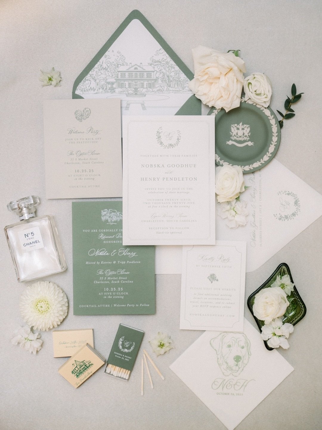 I love when the color story of the bridal details are woven throughout the whole day.
⠀⠀⠀⠀⠀⠀⠀⠀⠀
Because story-telling isn&rsquo;t just the events of the day. It&rsquo;s also all the little in between moments&mdash;the light, colors, and gestures, tha