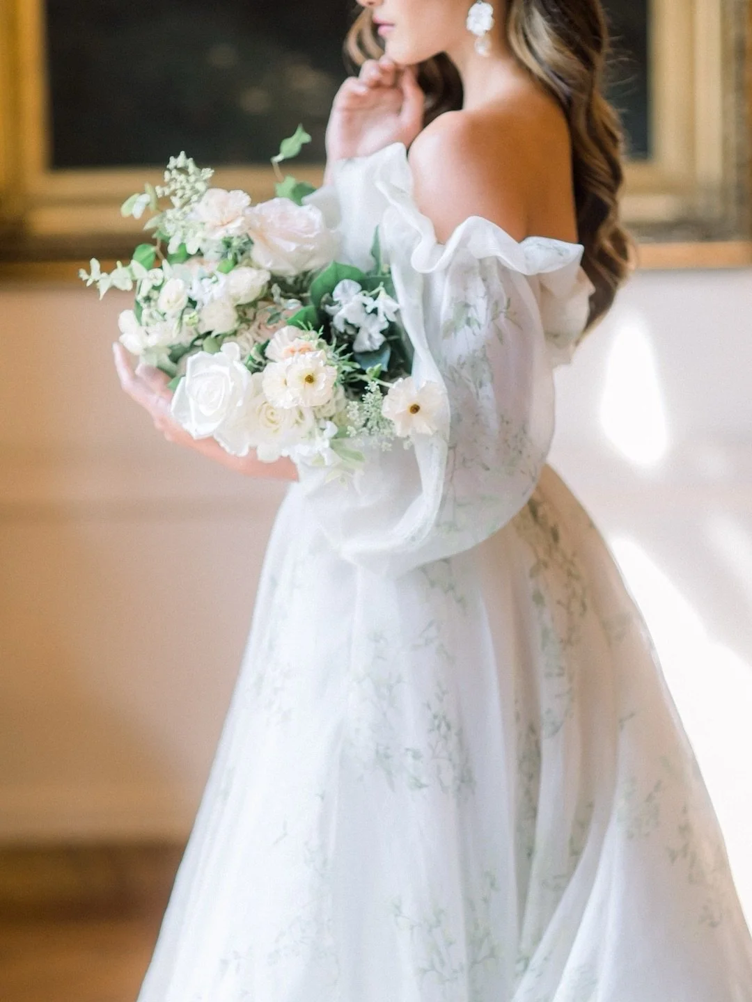 Bridal portraits taken right after you&rsquo;ve stepped into your dress hit differently than at any other time of the day. You can almost feel the anticipation for all that is yet to come.
⠀⠀⠀⠀⠀⠀⠀⠀⠀
Venue:  @eventsatandersonhouse
Photographer: @marsh
