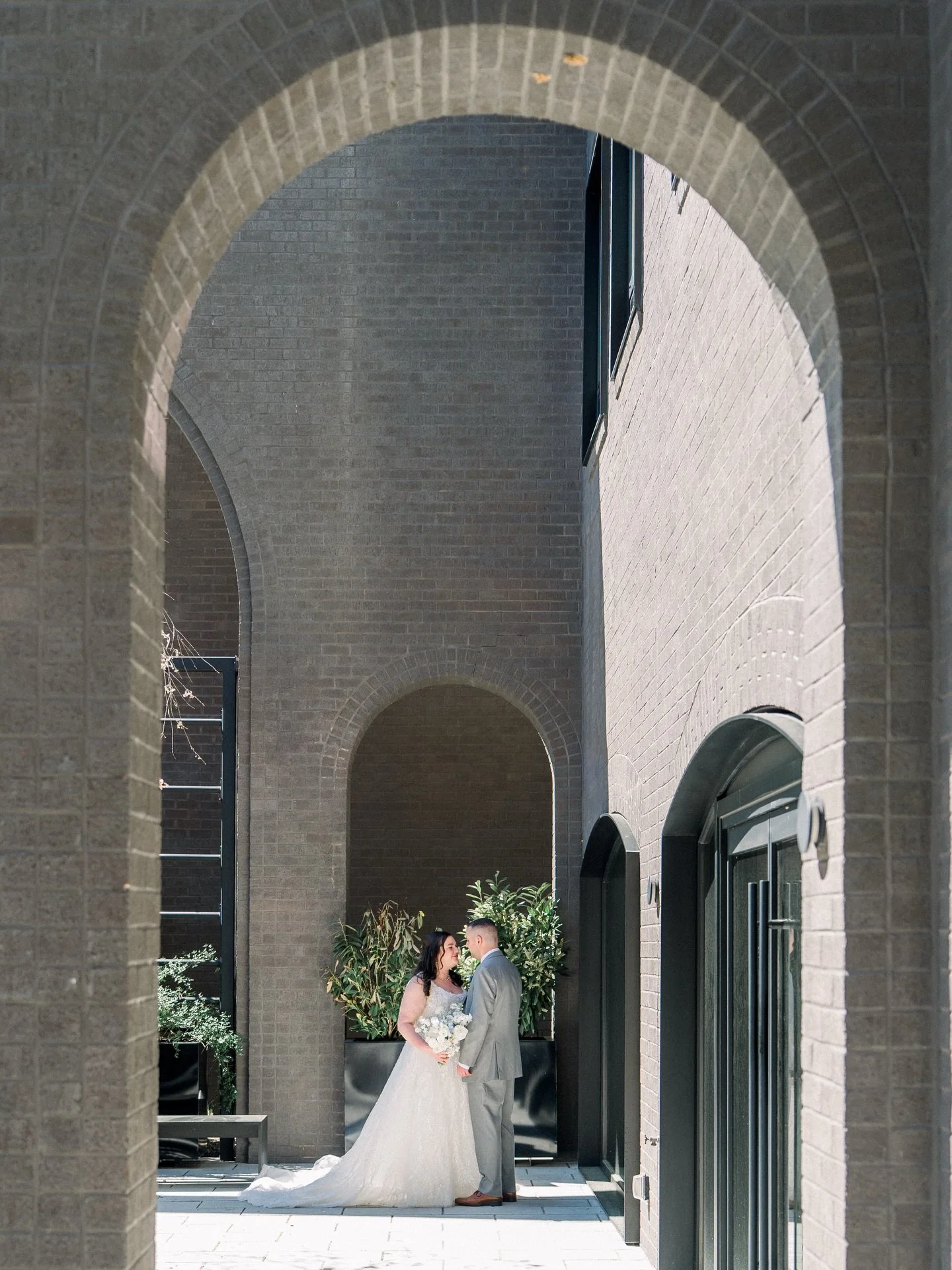 A whole day with all your favorite people, and allllll the feelings.
⠀⠀⠀⠀⠀⠀⠀⠀⠀
Jessie and Josh chose each moment of how they&rsquo;d spend their day with such intentionality, who they surrounded themselves with, which readings would be shared, handwr