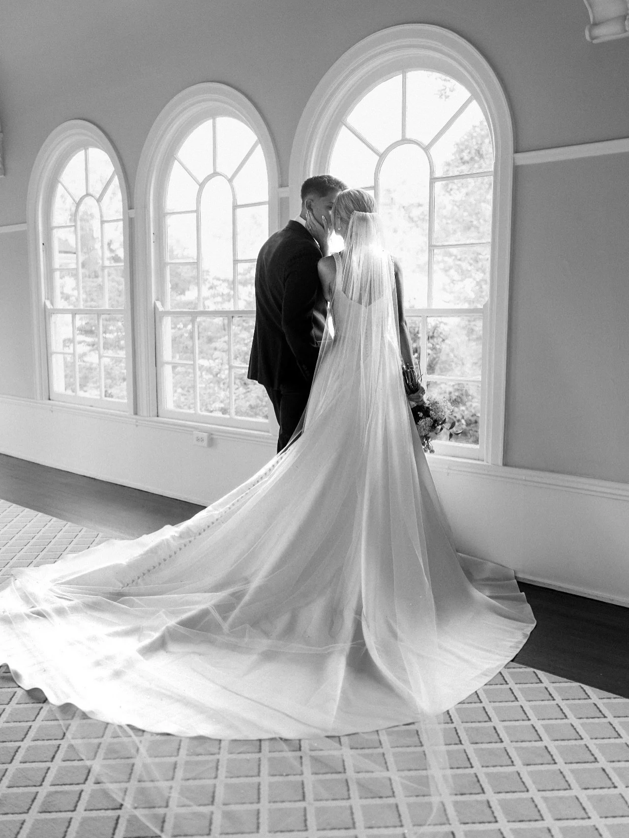 After enjoying a weekend off for a family wedding, I&rsquo;m excited to be hitting the road for another #homesteadhappilyeverafter 

Venue | @omnihomestead
Photograher | @marshallarts.photography
Wedding planner | @hannahjwoodzell
Dress Store | @brid