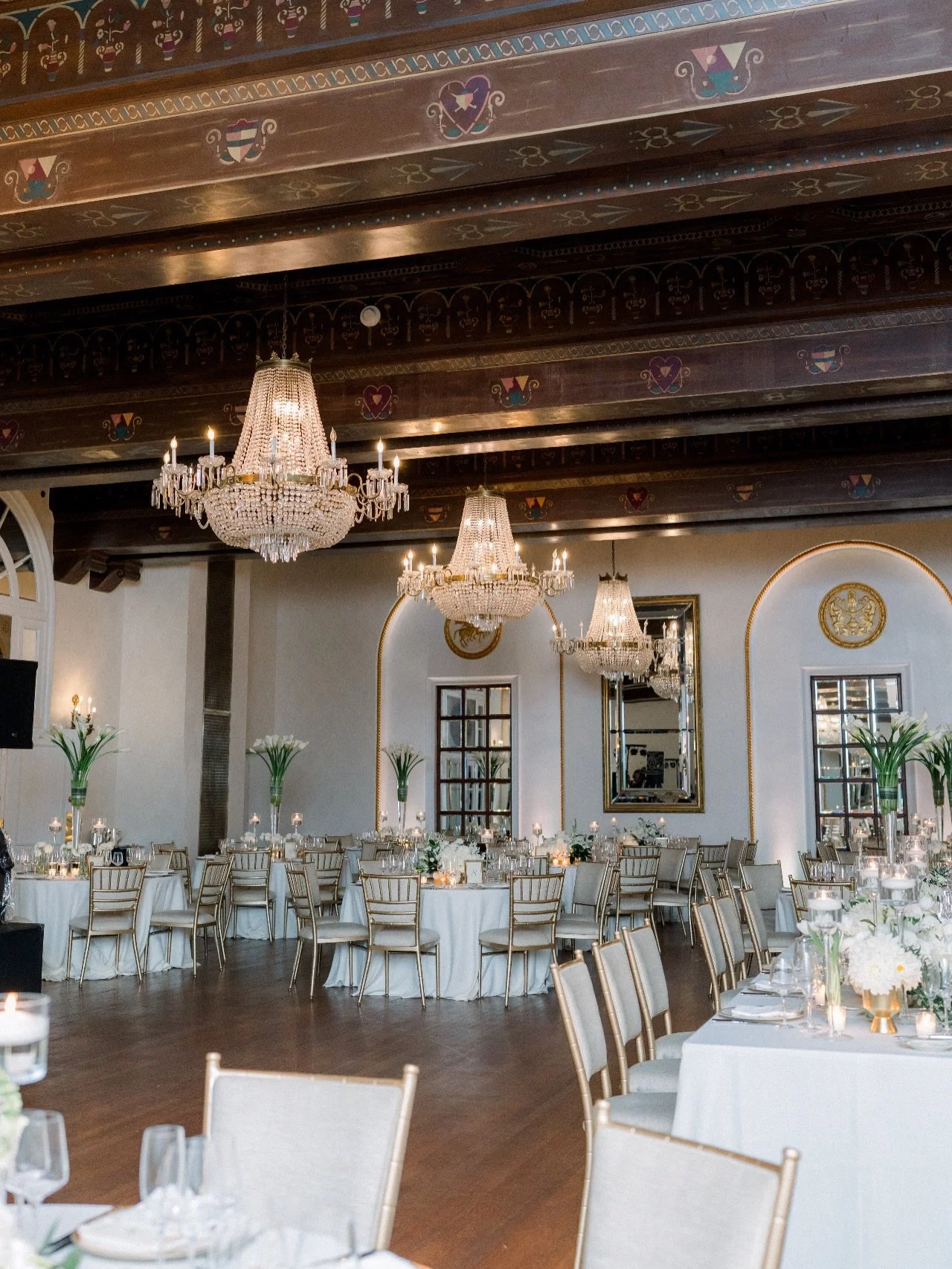 That moment when couples first see how all their planning has come together before the guests are in the space 🤍 
⠀⠀⠀⠀⠀⠀⠀⠀⠀
⠀⠀⠀⠀⠀⠀⠀⠀⠀
Venue | @StRegisDC
Wedding planner | @exclusivelyeventsbypg
Dress designer &amp; Store | @SarehNouri
Perfume | @cha