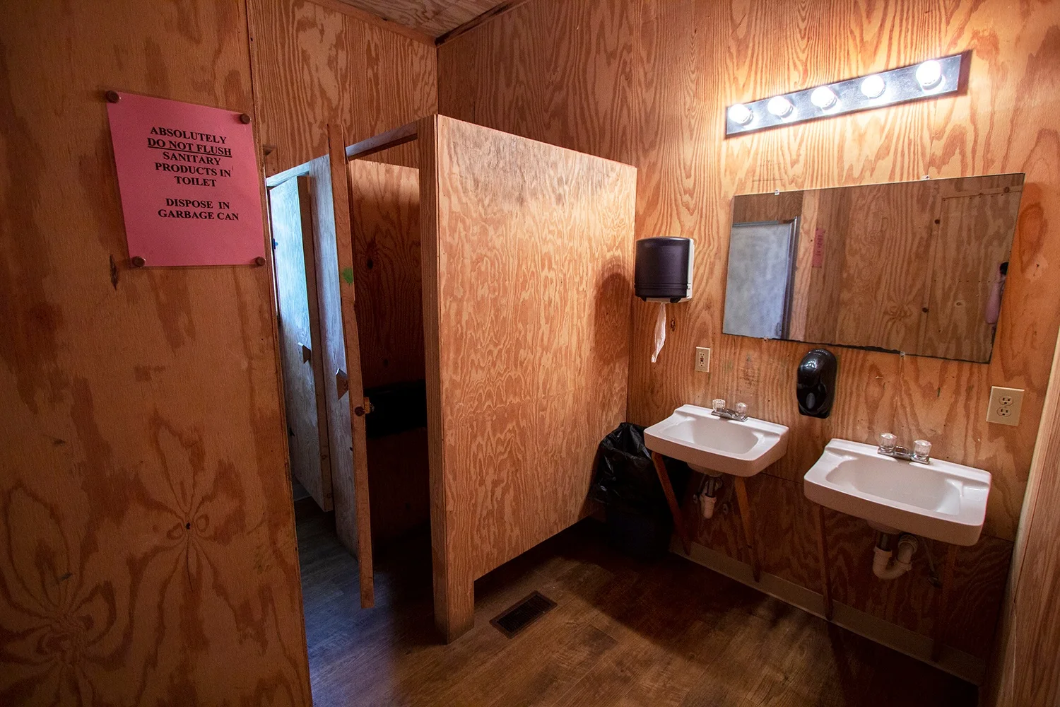 Bunks 4-5 Bathroom.jpg