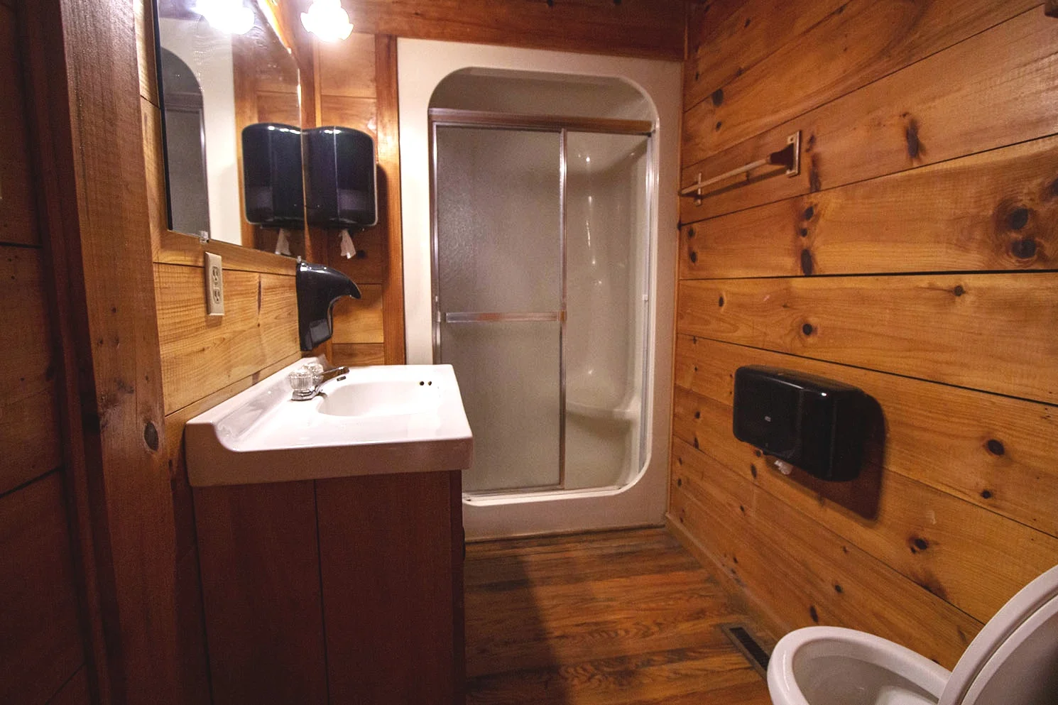 Lakeview Bathroom.jpg