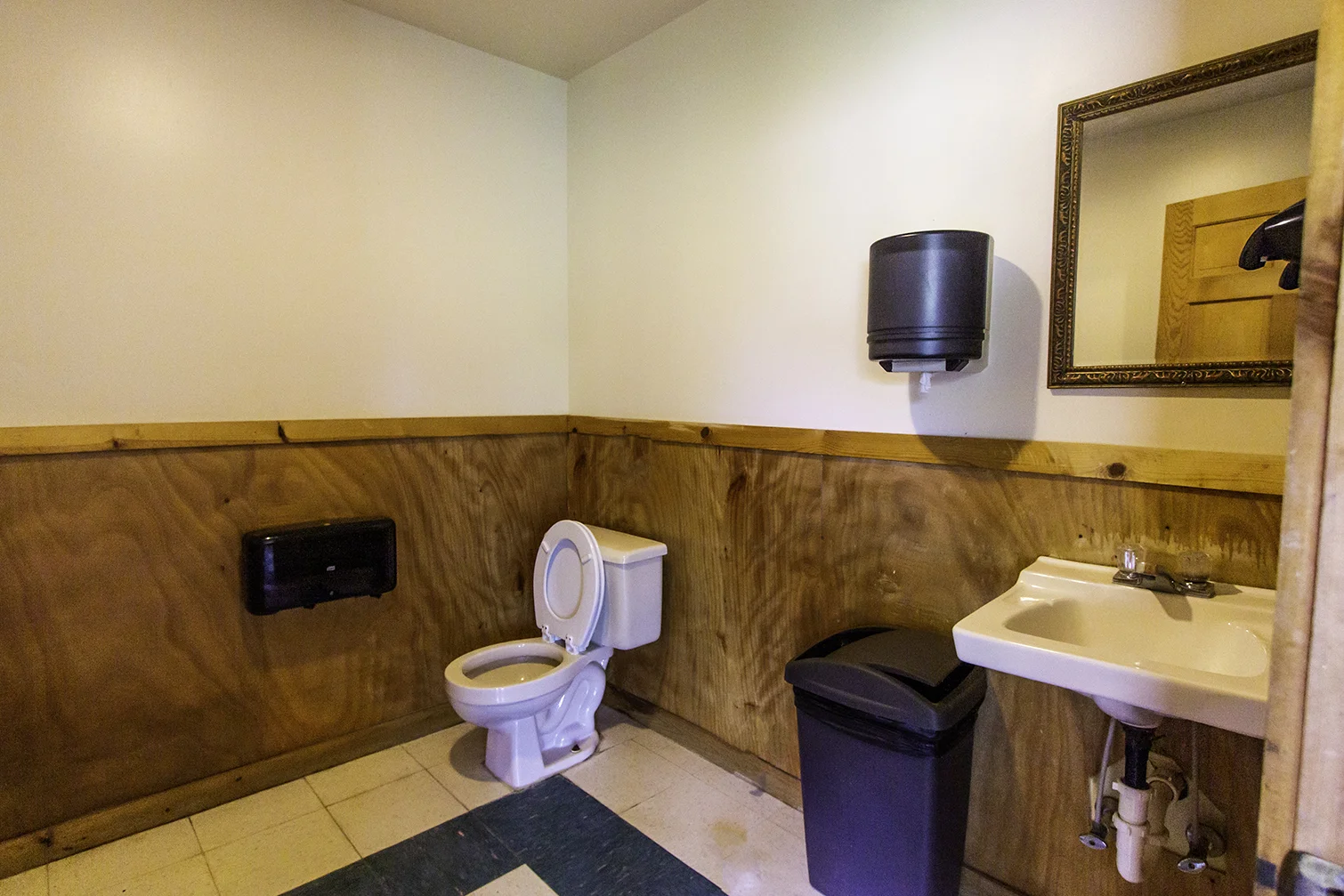 Sugarloaf Batrhroom 1.jpg