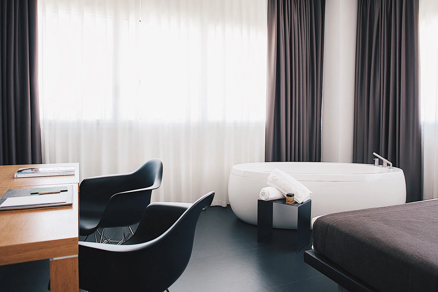 le-nove-hotel-rooms-love-10.jpg