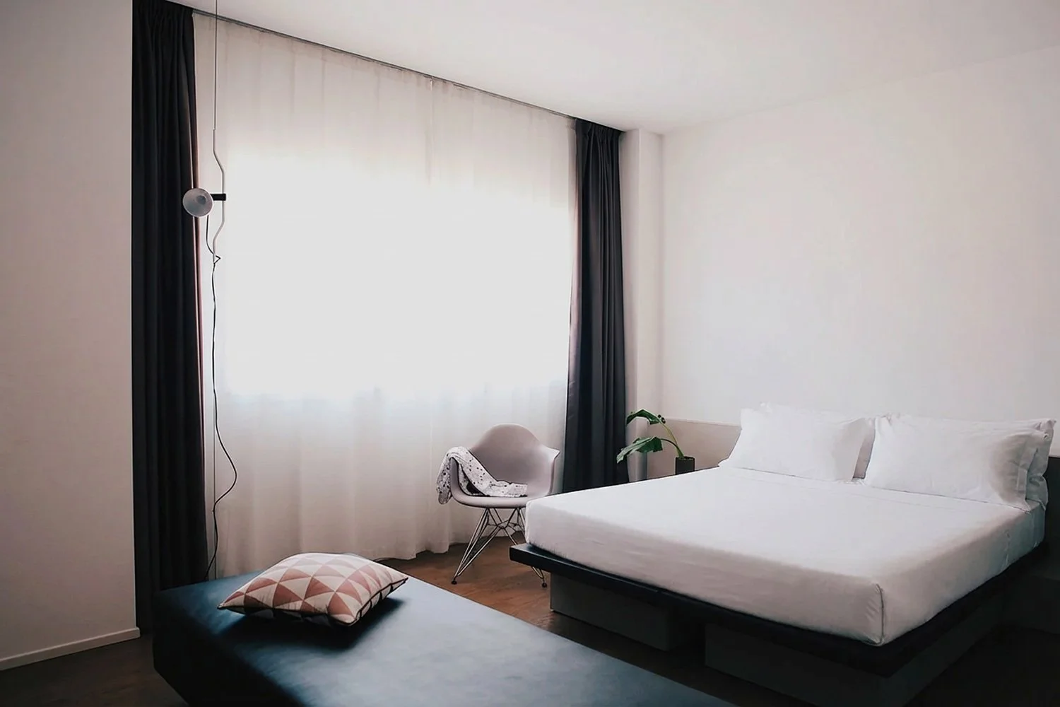 le-nove-hotel-rooms-junior-01-cover-b.jpg