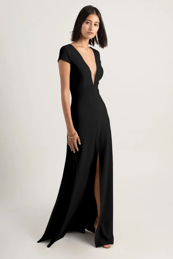 cara_black_1_web_2.jpg