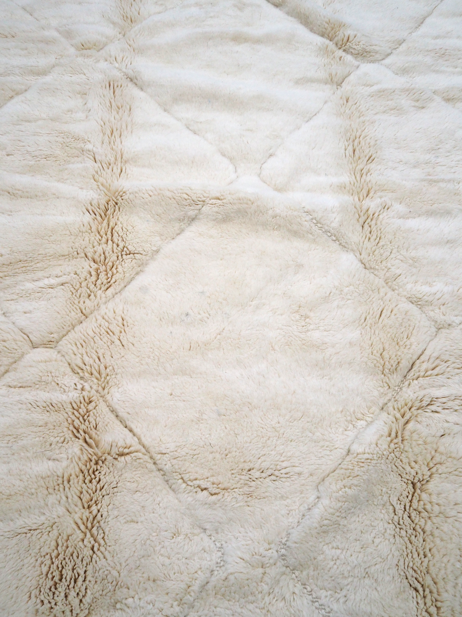 aventyr-moroccan-beniourain -wool-rug-cloud-2.png
