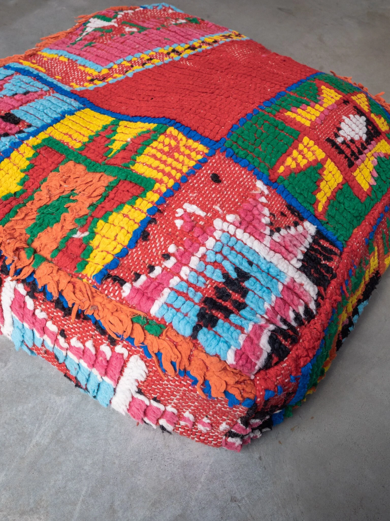 Moroccan-Vintage-Wool-Rainbow-Diamonds-2.jpg