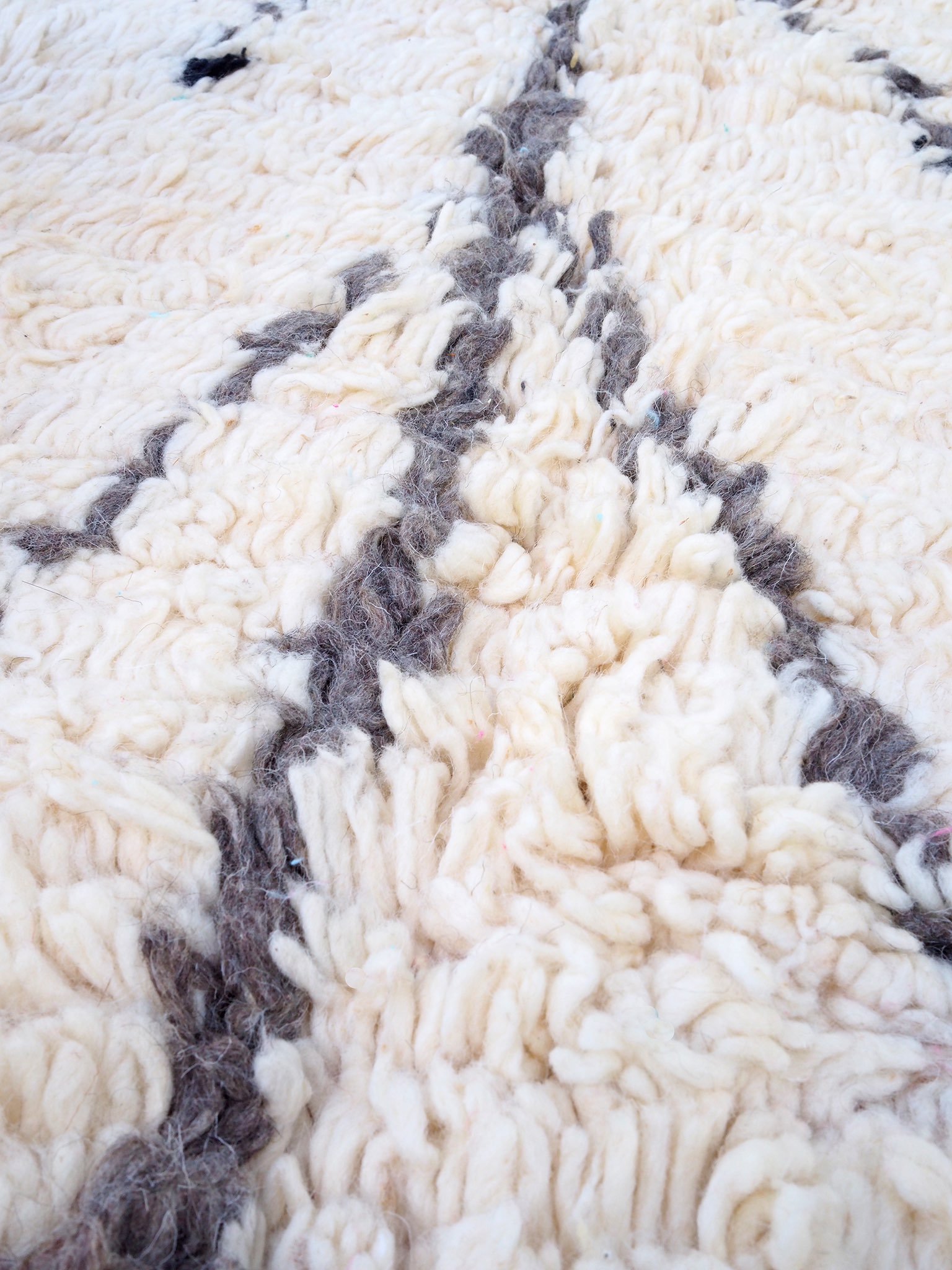 aventyr-moroccan-azilal-rug-nabil-5.jpg