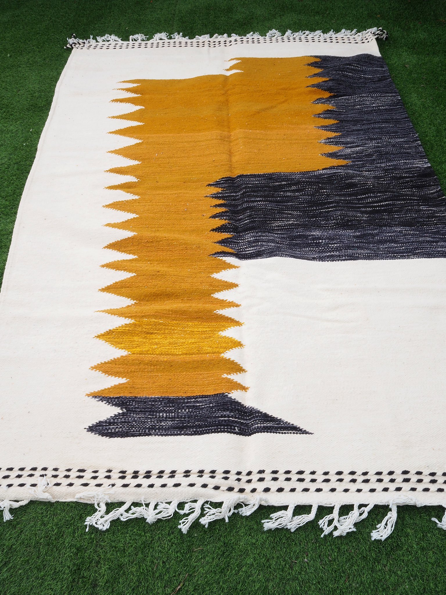 aventyr-moroccan-zanafi-kilim-wool-rug-ahmed-1.jpg
