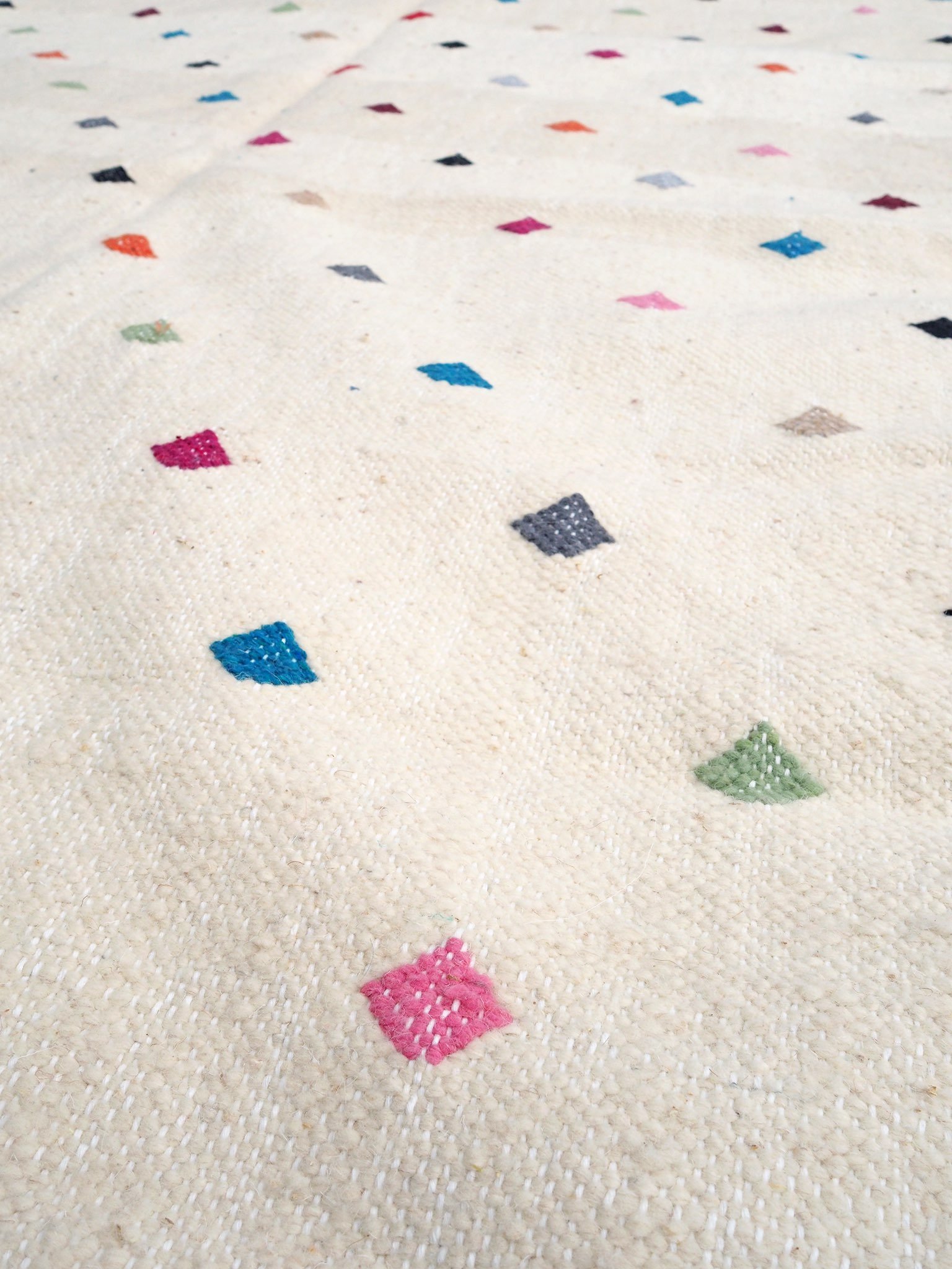 aventyr-moroccan-zanafi-kilim-wool-rug-Hasssan-3.jpg