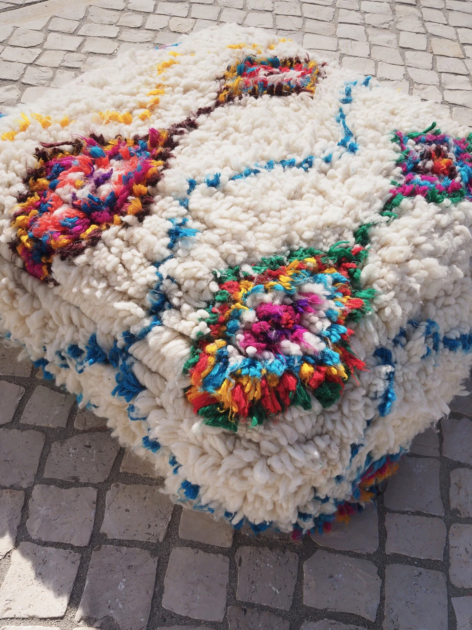 aventyr-moroccan-azilal-wool-pouf-diamonds-3c.jpg