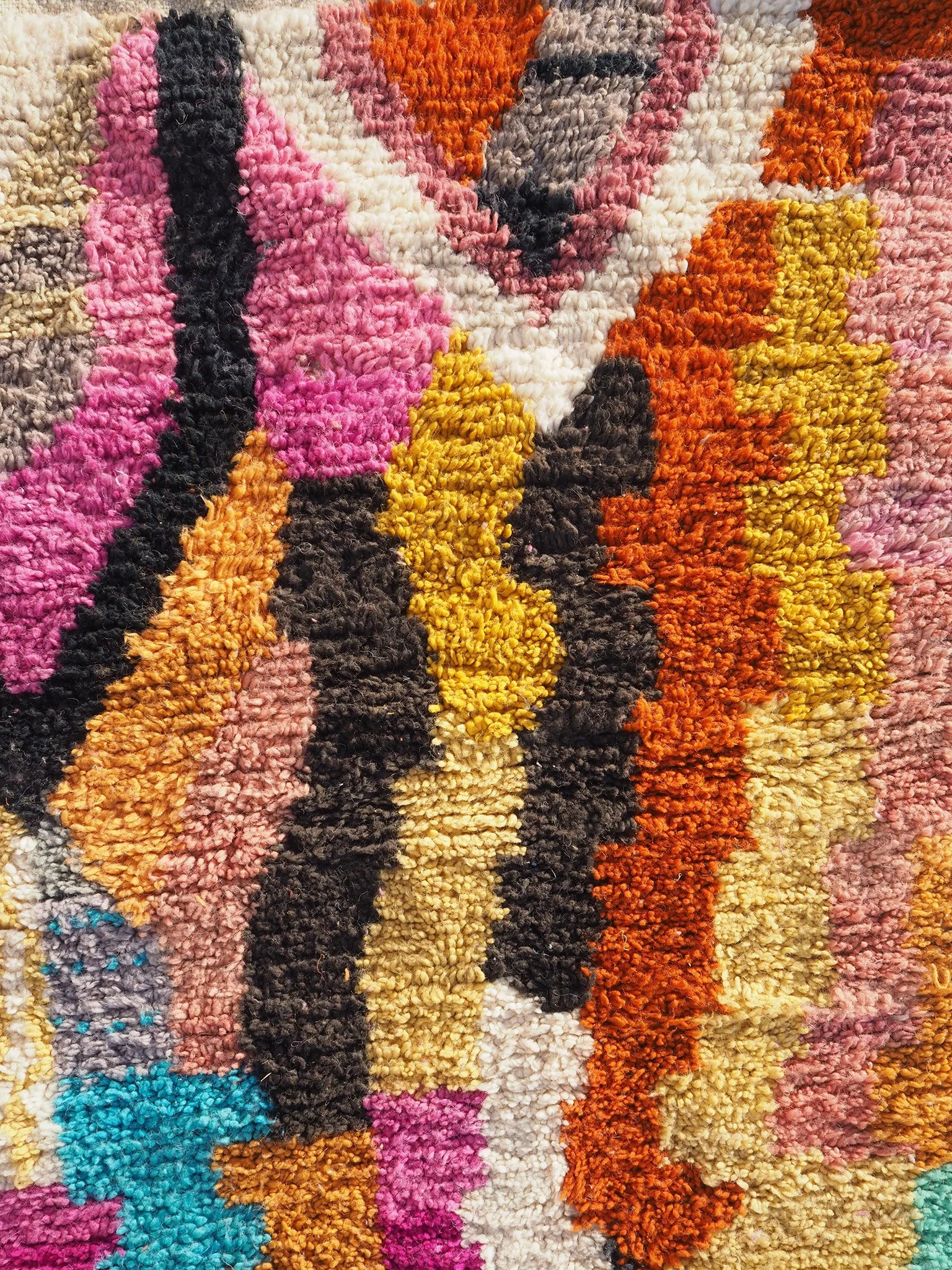 aventyr-moroccan-boujad-wool-rug-iliad-300x200cm-2.jpg